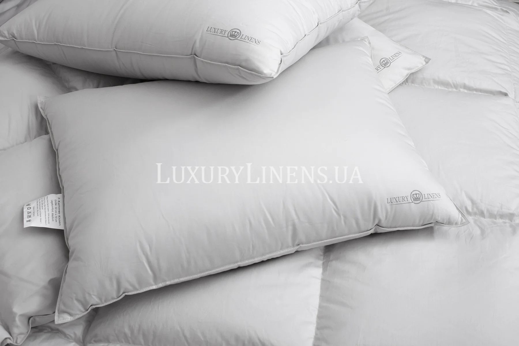 Подушка пухова Luxury Linens Silver 90%пух/10%перо