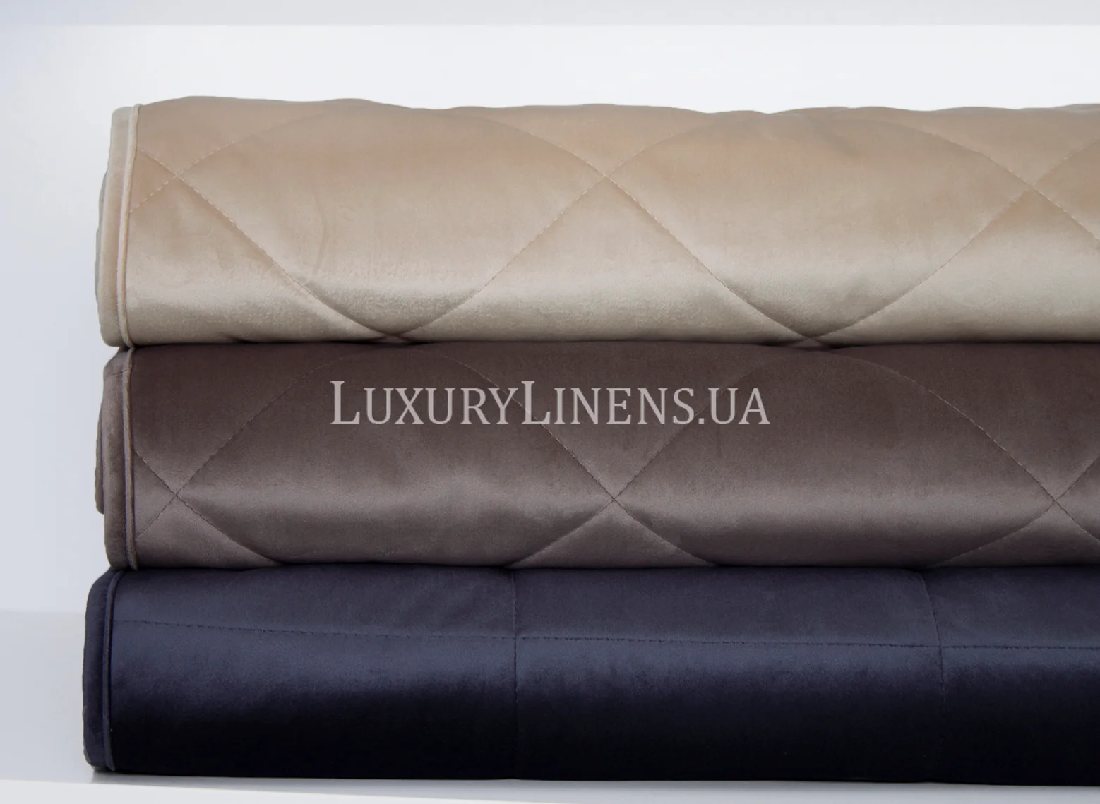 Стьобане покривало Luxury Linens Gray 240x260