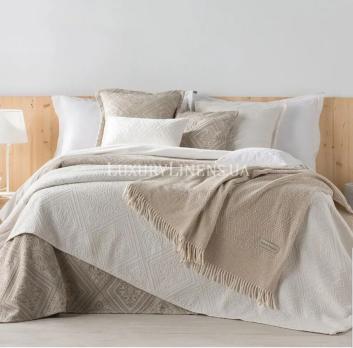 Покривало NAF NAF Briance 180x270 00-WHITE