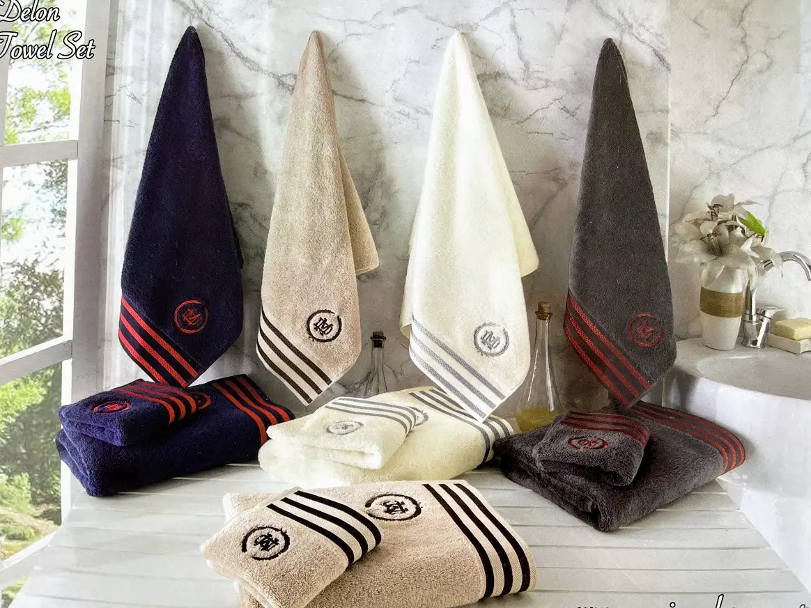Набір рушників Maison D'or Delon Navy Red махрові 30-50 см,50-100 см,70-140