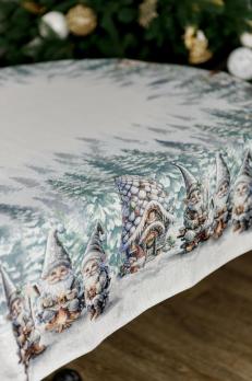 Новорічна овальна гобеленова скатертина Казкові гноми