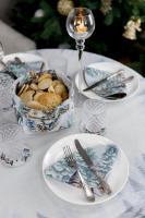 Новорічна кругла гобеленова скатертина Казкові гноми