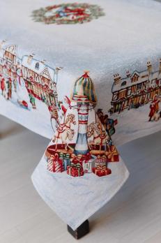 Новорічна гобеленова скатертина Carousel