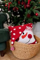 Подушка декоративна в'язана Сніговик у ковпаку