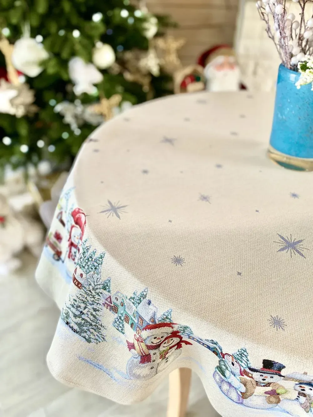 Скатертина гобеленова ROUND1062 Сніговики-витівники Limaso
