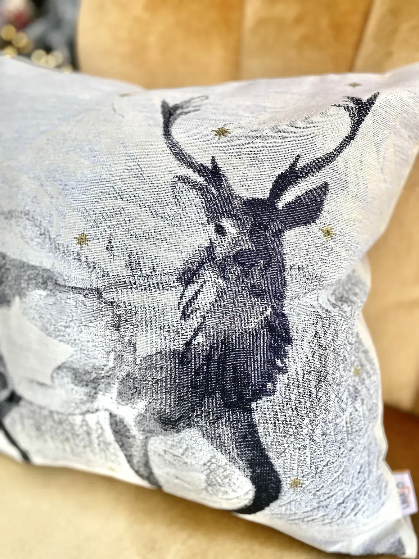 Наволочка гобеленова одностороння CERVUS-NV Limaso