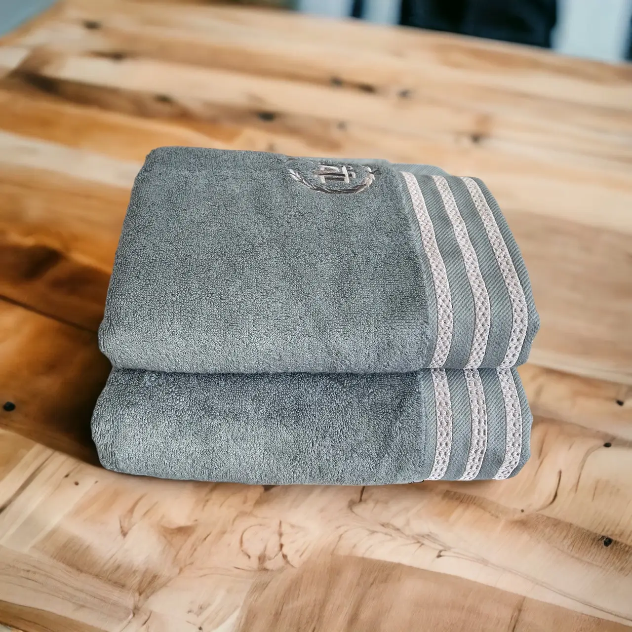 Набір рушників Maison D'or Delon Blue-Grey махрові 30-50 см, 50-100 см, 70-140 см сіро блакитний Детальніше: https://veneciy.com.ua/ua/p1782902174-nabor-polotenets-maison.html?srsltid=AfmBOoo57F-cPKaqMdtmtAkpVxiNP2GRfJW2x828zStDF6dXLfylXmOH