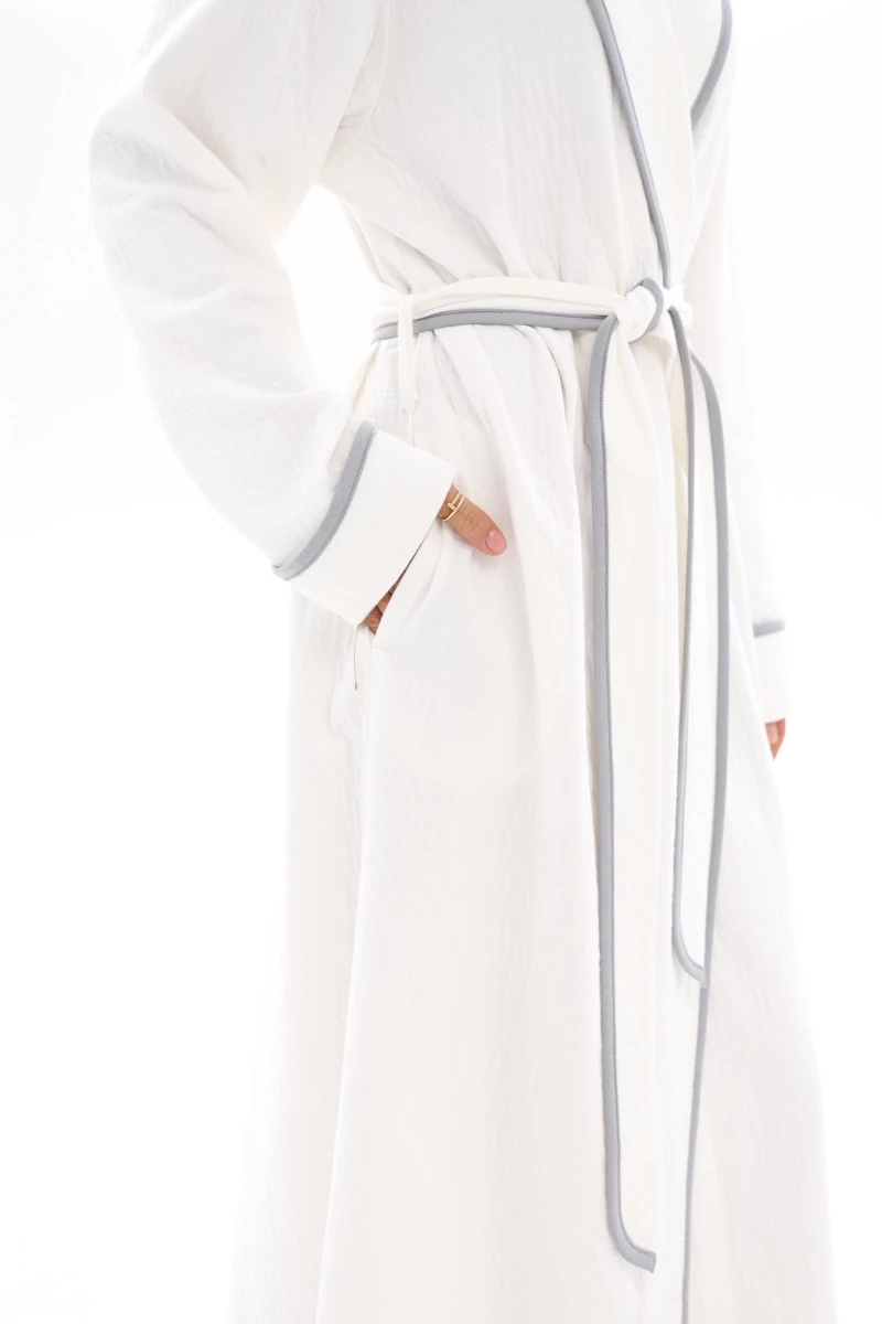 Халат банний із сірим кантом