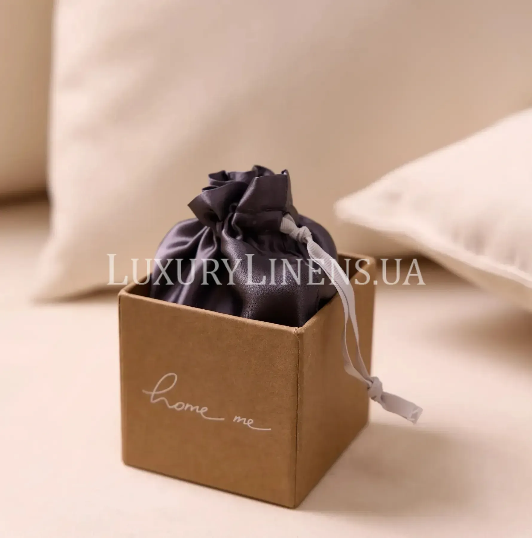 Наволочка шовкова HOME ME 50x70 графітового кольору шовк